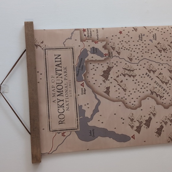 Wall hanging map of Rocky Mountain National Park - Picture 2 of 3